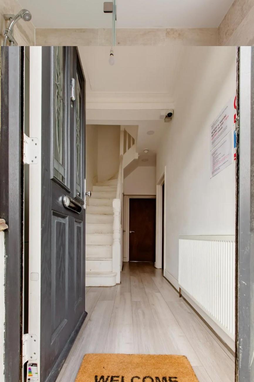 Double Room Edmonton Green, London N9 Bagian luar foto